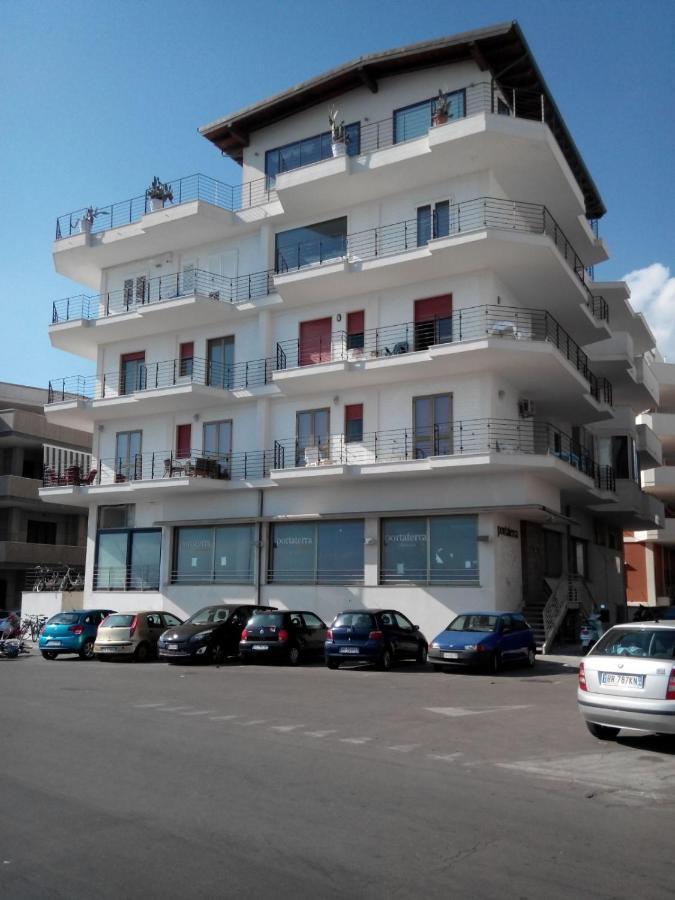 Apartment Overlooking The Sea With A View Of Old Gallipoli And The Whole Bay 外观 照片