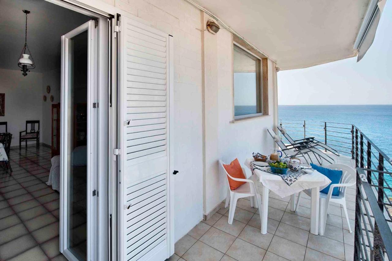 Apartment Overlooking The Sea With A View Of Old Gallipoli And The Whole Bay 外观 照片
